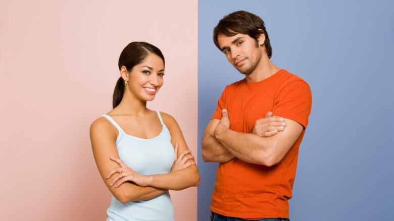 人間関係に悩んでいる男女のイメージ